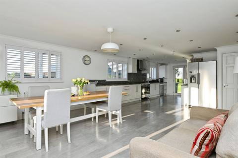 4 bedroom semi-detached house for sale, Magdalen Road, Tilney St. Lawrence, King's Lynn