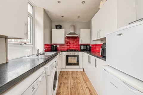 3 bedroom terraced house for sale, Nettleton Road, Huddersfield
