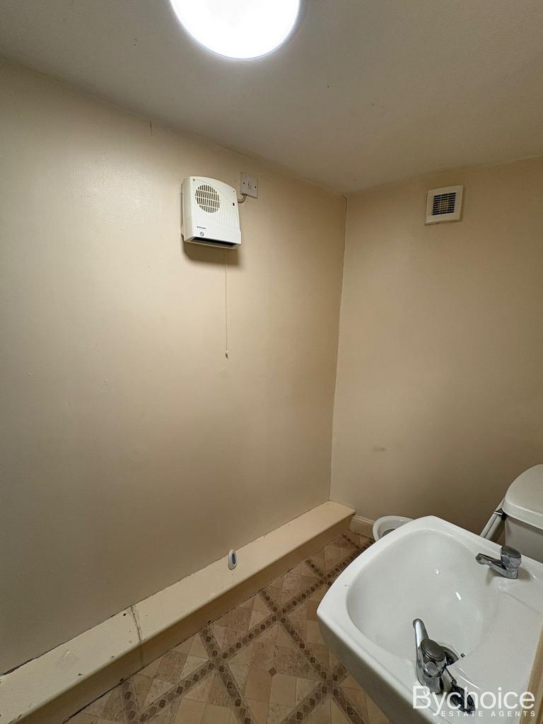 Bathroom - 13b.jpeg