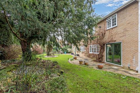 undefined, Leinsters Close, Peterborough