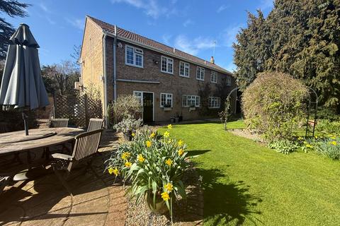 undefined, Leinsters Close, Peterborough