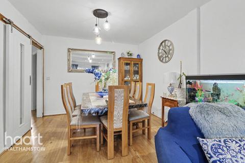 undefined, Hall Lane, Chingford