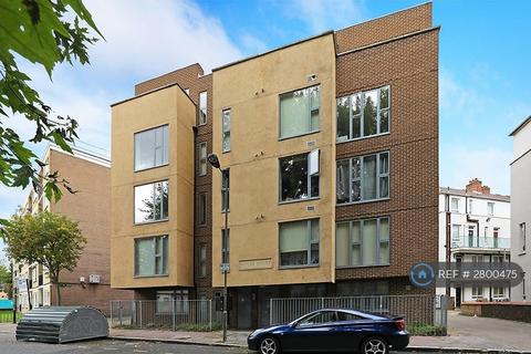 1 bedroom flat to rent, Myles Court, London, SE16
