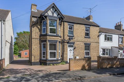 Elm Street, Peterborough