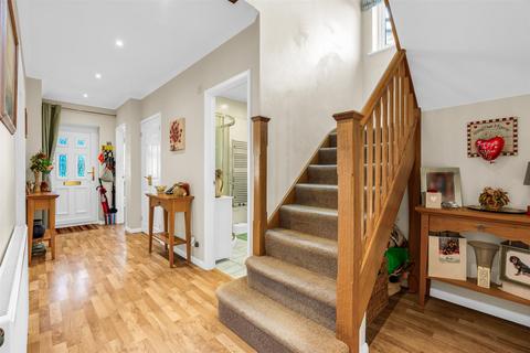 4 bedroom detached house for sale, St. Ives Close, Welwyn