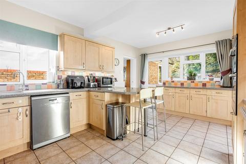 4 bedroom detached house for sale, St. Ives Close, Welwyn