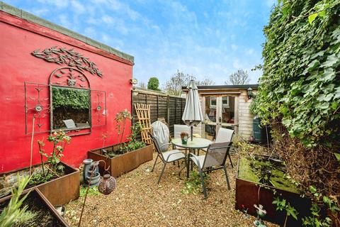 2 bedroom end of terrace house for sale, Ardenham Street, Aylesbury