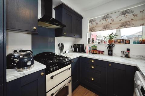 2 bedroom end of terrace house for sale, Ardenham Street, Aylesbury