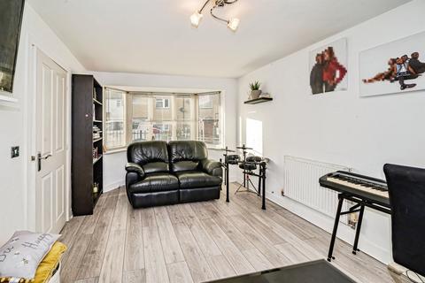 3 bedroom end of terrace house for sale, Lowe Gardens, Aylesbury