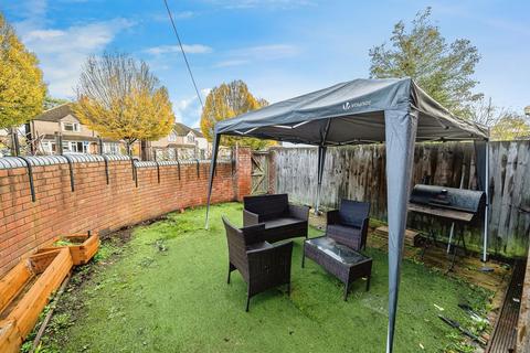 3 bedroom end of terrace house for sale, Lowe Gardens, Aylesbury
