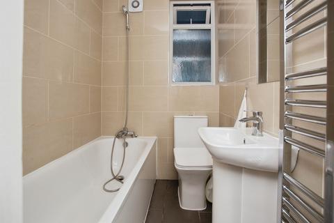 3 bedroom flat for sale, Enderley Close, Harrow