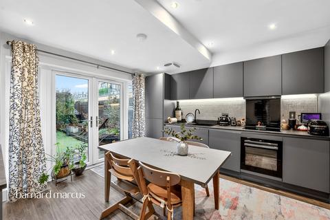 3 bedroom terraced house for sale, Peony Drive, Mitcham Junction, Mitcham