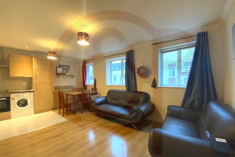 2 bedroom flat to rent, King Street, Hammersmith, W6