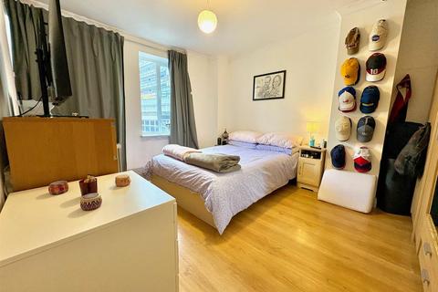 undefined, King Street, Hammersmith, W6