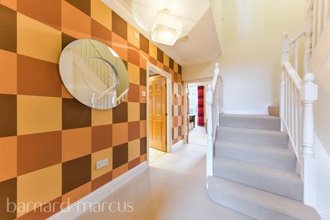 2 bedroom character property for sale, Sandy Mead, Epsom