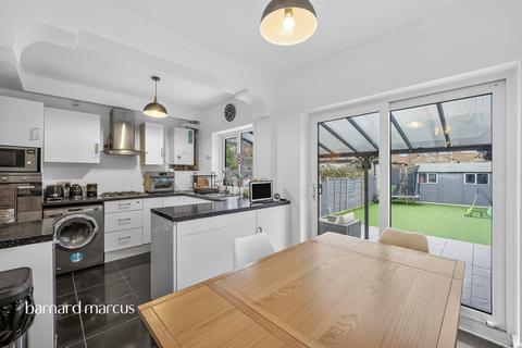 undefined, Crescent Grove, Mitcham