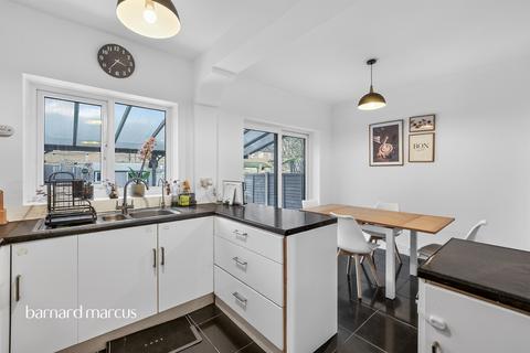 undefined, Crescent Grove, Mitcham