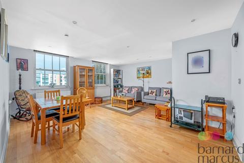 2 bedroom flat for sale, Royal Drive, London