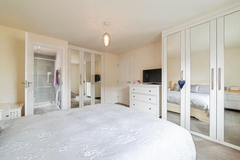 4 bedroom detached house for sale, Caldicot Gardens, Grantham