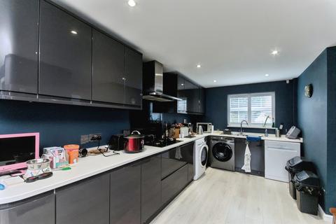4 bedroom detached house for sale, Antigua Close, Eastbourne