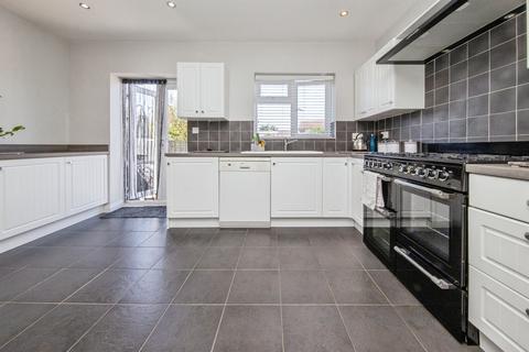 4 bedroom semi-detached house for sale, Park Road, Clacton-On-Sea