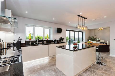 5 bedroom detached house for sale, May Meadows, Doddington, March