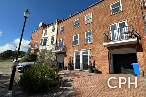 3 bedroom terraced house for sale, Paradise, Scarborough, YO11
