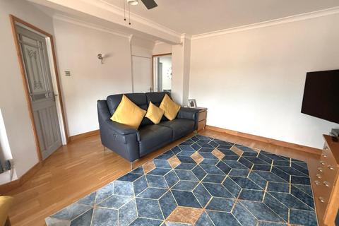 4 bedroom semi-detached house for sale, Stourport Road, Kidderminster, DY11