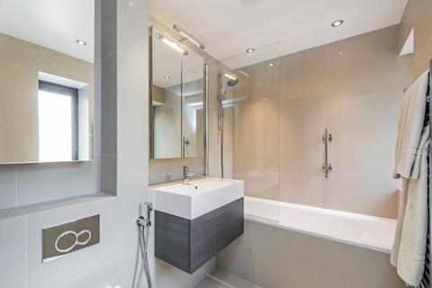3 bedroom mews to rent, Bendall Mews, London NW1