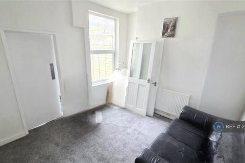 3 bedroom end of terrace house to rent, September Road, Liverpool, L6