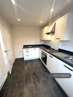 2 bedroom semi-detached house to rent, Middleton, Middleton, Manchester, M24