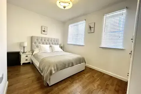 2 bedroom flat to rent, Lincoln Road, Enfield EN3