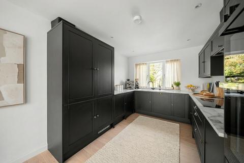 4 bedroom semi-detached house for sale, Whitehill Lane, Gravesend DA12
