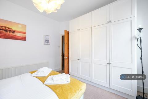 3 bedroom end of terrace house to rent, Humbolt Road, London, W6