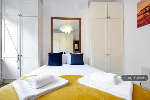 3 bedroom end of terrace house to rent, Humbolt Road, London, W6