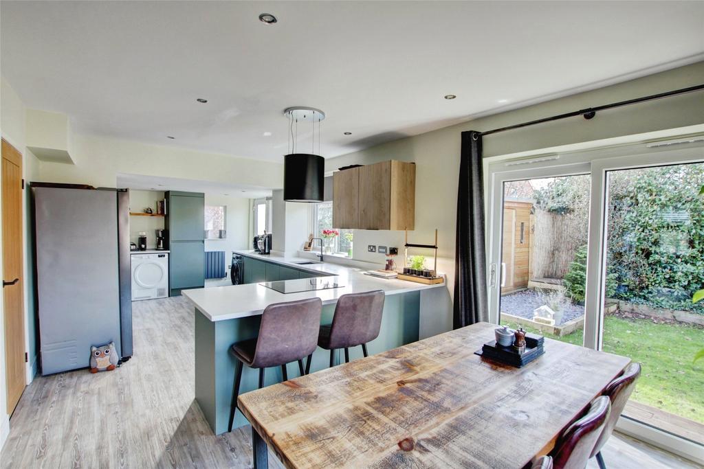 Diner/Kitchen