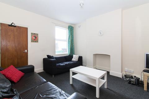 4 bedroom terraced house to rent, Faraday Road, Nottingham NG7