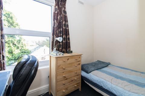 4 bedroom terraced house to rent, Faraday Road, Nottingham NG7