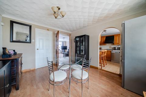 4 bedroom detached house for sale, Roundway, Hampshire PO7