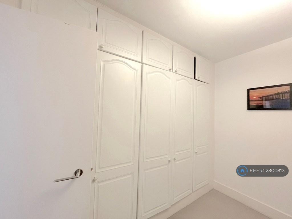 Bedroom 1 Wardrobe