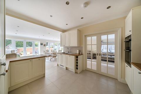 2 bedroom bungalow for sale, Embry Way, Stanmore, Middlesex