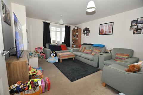 3 bedroom semi-detached house for sale, Galloway Road, Burton-On-Trent DE15