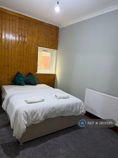 2 bedroom flat to rent, Hoe St, London, E17