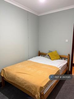 2 bedroom flat to rent, Hoe St, London, E17