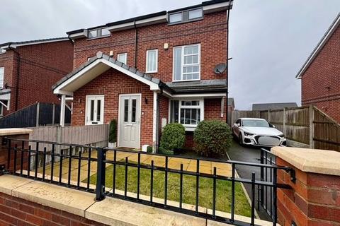 3 bedroom townhouse for sale, Jenner Road, Woodhouse Park, Manchester, M22