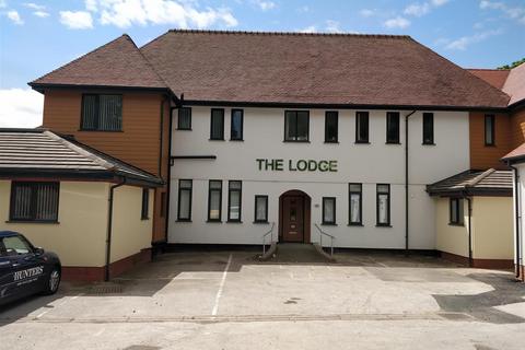 2 bedroom flat to rent, The Lodge, New Penkridge Road, Cannock, WS11 1HN