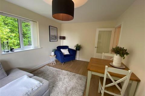 2 bedroom flat to rent, The Lodge, New Penkridge Road, Cannock, WS11 1HN
