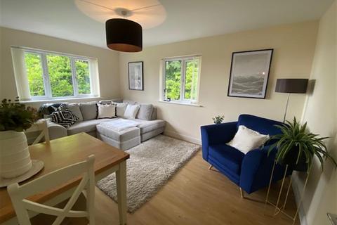 2 bedroom flat to rent, The Lodge, New Penkridge Road, Cannock, WS11 1HN