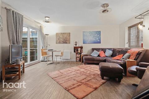 3 bedroom semi-detached house for sale, Titan Court, Ipswich