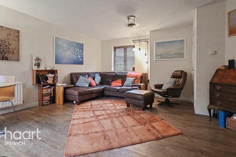 3 bedroom semi-detached house for sale, Titan Court, Ipswich